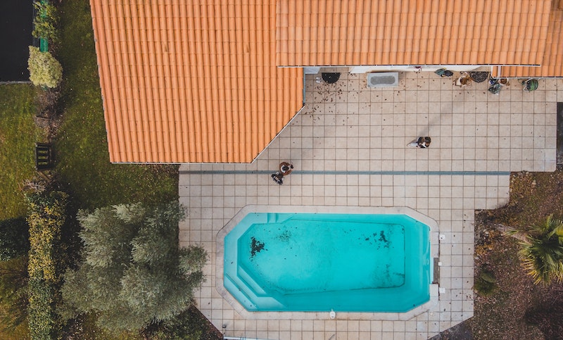 Cómo quitar el sarro del azulejo de manera efectiva. Aprende técnicas profesionales y descubre los mejores productos para obtener azulejos limpios y brillantes