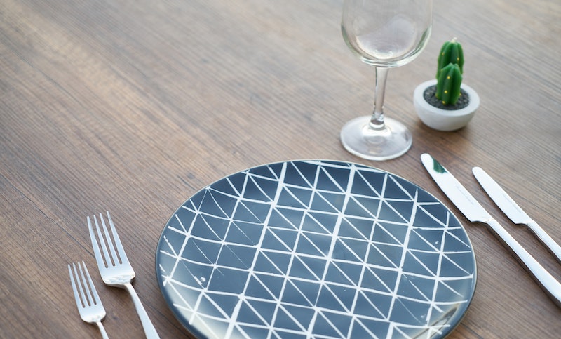 Lavar los platos de manera eficiente y que luzca es algo imprescindible para un negocio de restauración