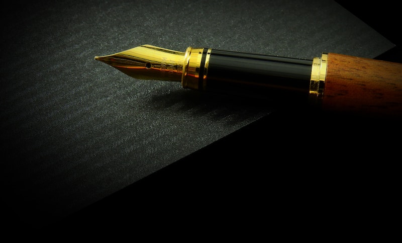 cómo quitar manchas de tinta de la ropa, especialmente bolis y plumas requiere producto profesionales.