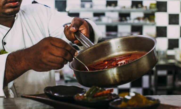 Te explicamos como realizar un Protocolo para una limpieza de utensilios de cocina efectiva