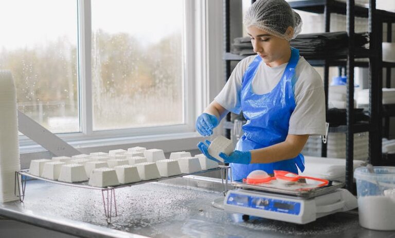Limpieza y desinfección en la industria alimentaria son indispensables para el éxito.