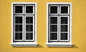 limpiar los raíles de las ventanas es a veces complicado. Sigue nuestros consejos y será más fácil