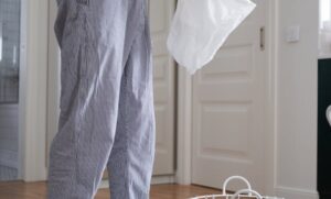 quitar el moho de la ropa puede costar si no se usan productos adecuados