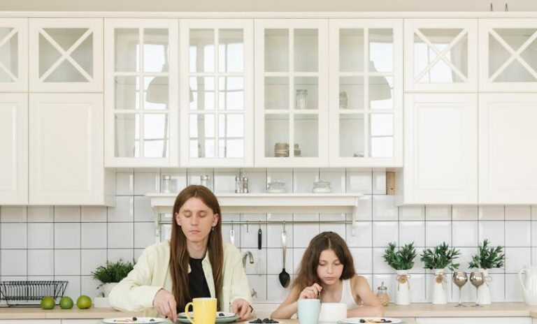 Llimpiar los azulejos de la cocina nos da la sensación de estrenar cocina.